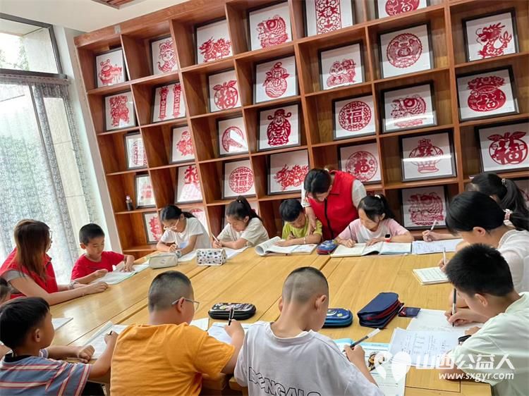 兴县同城爱心公益协会7月9日至14日组织大学生志愿者给放假的孩子们免费课业辅导 - 第3张 - 山西公益人 兴县同城爱心公益协会7月9日至14日组织大学生志愿者给放假的孩子们免费课业辅导 - 第3张