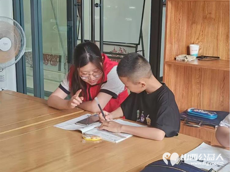 兴县同城爱心公益协会7月9日至14日组织大学生志愿者给放假的孩子们免费课业辅导 - 第20张 - 山西公益人 兴县同城爱心公益协会7月9日至14日组织大学生志愿者给放假的孩子们免费课业辅导 - 第20张