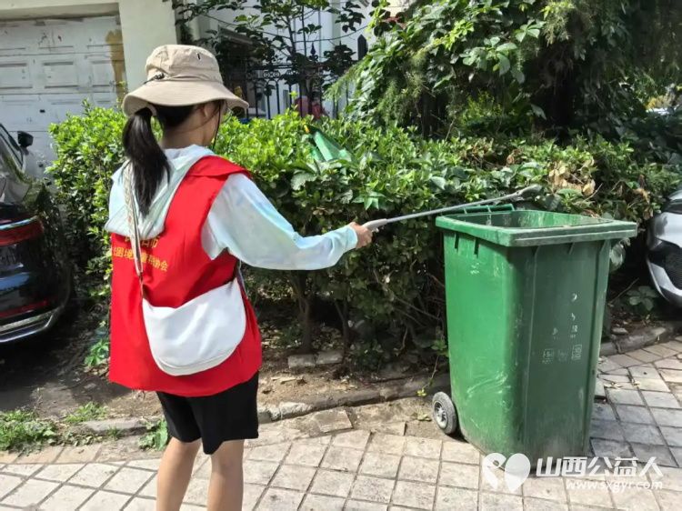 长治市阳光困境儿童帮扶协会组织志愿者走进蔡家巷社区开展志愿服务活动为辖区老年人困境儿童等提供理发服务 - 第8张 - 山西公益人 长治市阳光困境儿童帮扶协会组织志愿者走进蔡家巷社区开展志愿服务活动为辖区老年人困境儿童等提供理发服务 - 第8张