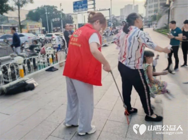 长治市阳光困境儿童帮扶协会和贝森口腔医院、蔡家巷社区“健康口腔 欢乐夏夜”消夏晚会志愿服务活动 - 第19张 - 山西公益人 长治市阳光困境儿童帮扶协会和贝森口腔医院、蔡家巷社区“健康口腔 欢乐夏夜”消夏晚会志愿服务活动 - 第19张