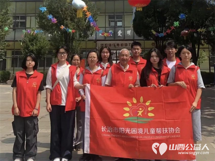 长治市阳光困境儿童帮扶协会志愿者赴南山田园敬老院给老人们免费理发 - 第1张 - 山西公益人 长治市阳光困境儿童帮扶协会志愿者赴南山田园敬老院给老人们免费理发 - 第1张