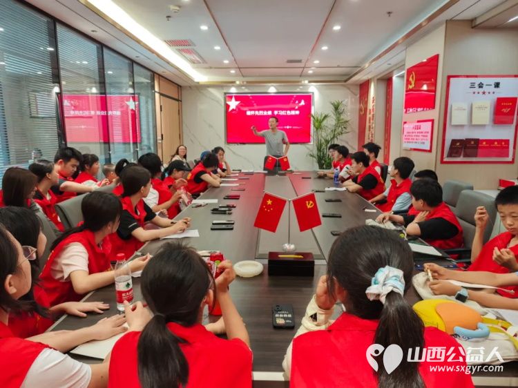 缅怀先烈伟绩传承英雄精神----太原市志愿者小分队携山西太阳建设有限公司从电影《高山下的花环》汲取奋进力量让英雄精神绽放出更加耀眼的光芒 - 第5张