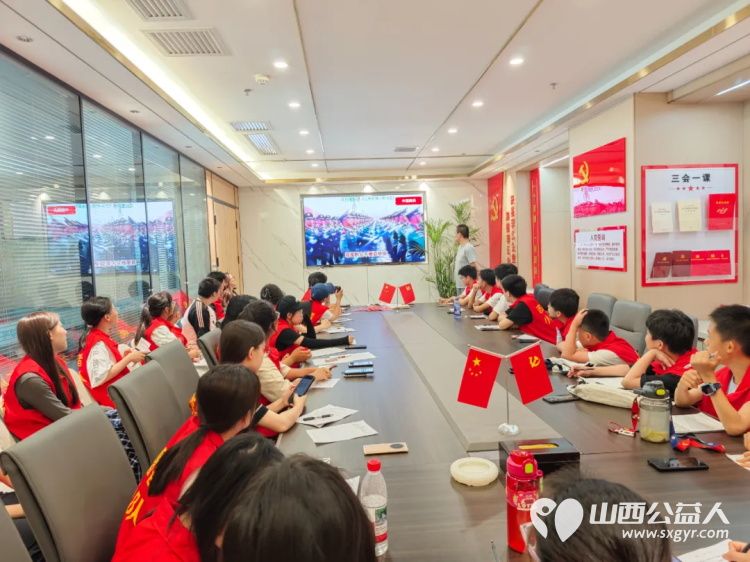 缅怀先烈伟绩传承英雄精神----太原市志愿者小分队携山西太阳建设有限公司从电影《高山下的花环》汲取奋进力量让英雄精神绽放出更加耀眼的光芒 - 第7张