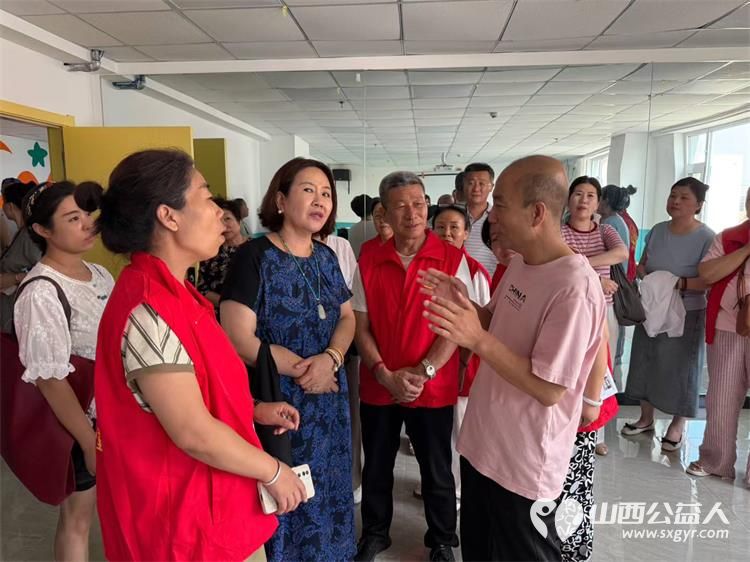 太原市無心禅堂发起“温暖童心点亮星光”公益活动众多爱心人士带着米面油等各种生活物资走进灵星社区康复中心为心青年祈福 - 第3张 - 山西公益人 太原市無心禅堂发起“温暖童心点亮星光”公益活动众多爱心人士带着米面油等各种生活物资走进灵星社区康复中心为心青年祈福 - 第3张