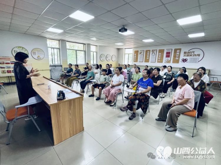太原市妇联在晋源区晋祠镇晋祠社区开展“锦绣太原城 幸福百万家”家庭教育基层行活动晋源区第八实验小学校长李雁鸿老师讲了家庭教育指导课 - 第4张 - 山西公益人 太原市妇联在晋源区晋祠镇晋祠社区开展“锦绣太原城 幸福百万家”家庭教育基层行活动晋源区第八实验小学校长李雁鸿老师讲了家庭教育指导课 - 第4张