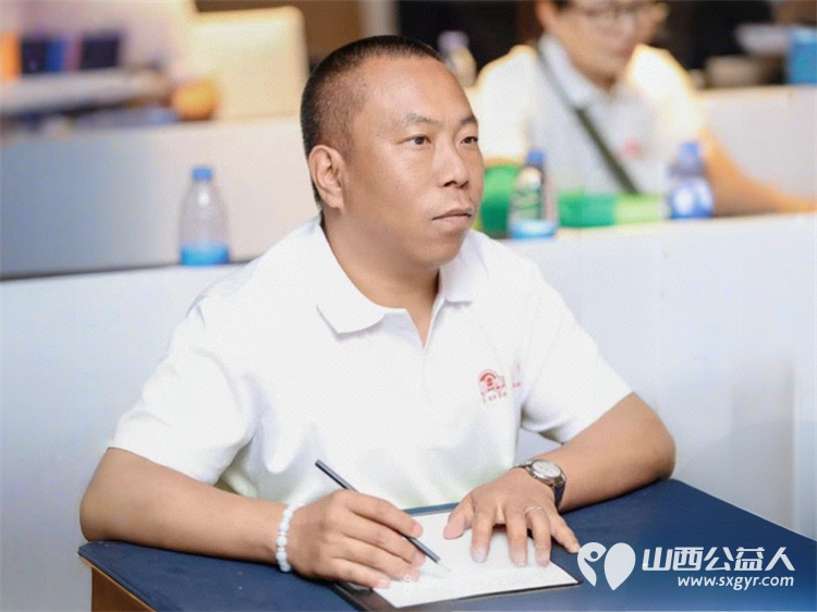 他用爱为生命续航----致敬王巍巍同志的温暖选择在生日当天来到晋城血站完成了献血和造血干细胞填表采样 - 第1张 - 山西公益人 他用爱为生命续航----致敬王巍巍同志的温暖选择在生日当天来到晋城血站完成了献血和造血干细胞填表采样 - 第1张