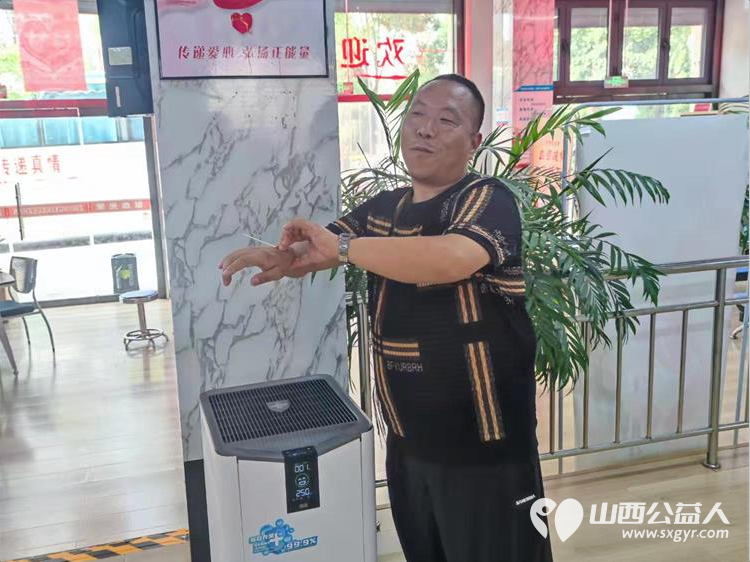 他用爱为生命续航----致敬王巍巍同志的温暖选择在生日当天来到晋城血站完成了献血和造血干细胞填表采样 - 第7张 - 山西公益人 他用爱为生命续航----致敬王巍巍同志的温暖选择在生日当天来到晋城血站完成了献血和造血干细胞填表采样 - 第7张