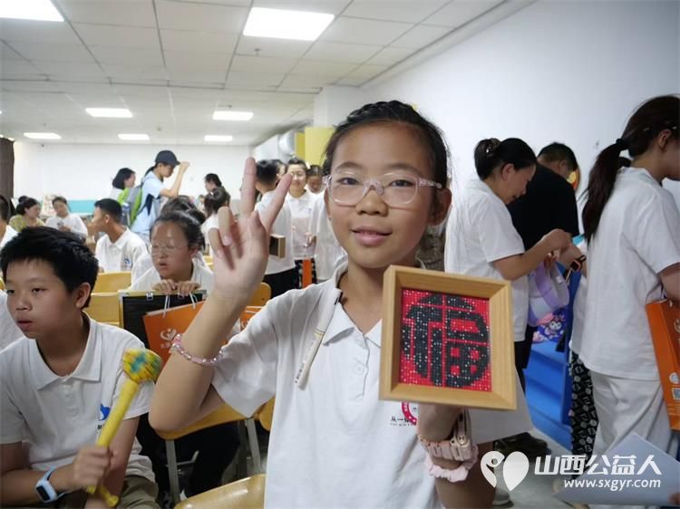 感谢马小马社会公益救助协会组织一束光研学夏令营的志愿者走进太原市灵星孤独症康复中心看望心青年 - 第4张 - 山西公益人 感谢马小马社会公益救助协会组织一束光研学夏令营的志愿者走进太原市灵星孤独症康复中心看望心青年 - 第4张