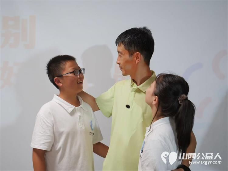 感谢马小马社会公益救助协会组织一束光研学夏令营的志愿者走进太原市灵星孤独症康复中心看望心青年 - 第1张 - 山西公益人 感谢马小马社会公益救助协会组织一束光研学夏令营的志愿者走进太原市灵星孤独症康复中心看望心青年 - 第1张