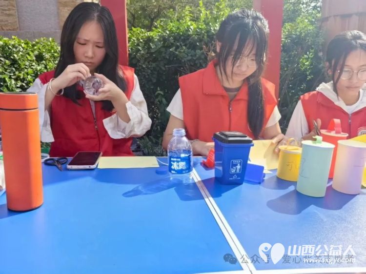 环保同心社区同行 介休市北关街道彦博路社区志愿者协会组织大学生假期环保实践让环保理念落地生根期待更多人接过绿色接力棒持续点亮城市的生态底色 - 第8张 - 山西公益人 环保同心社区同行 介休市北关街道彦博路社区志愿者协会组织大学生假期环保实践让环保理念落地生根期待更多人接过绿色接力棒持续点亮城市的生态底色 - 第8张