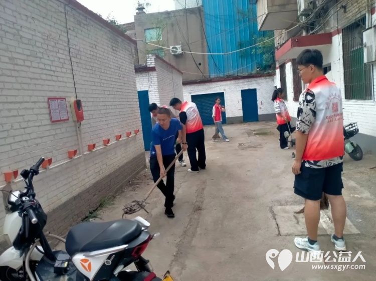 志愿力量齐发力擦亮家园暖人心 正能量山西孝义联络站走进新义街道迎宾南社区对辖区内无人管理小区的卫生进行集中清扫并对社区公共版面开展清洁工作 - 第9张 - 山西公益人 志愿力量齐发力擦亮家园暖人心 正能量山西孝义联络站走进新义街道迎宾南社区对辖区内无人管理小区的卫生进行集中清扫并对社区公共版面开展清洁工作 - 第9张
