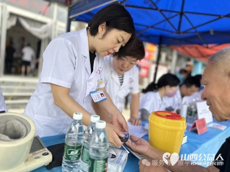 医疗暖流润乡村“五进”行动绘安康 原平市医疗集团积极响应市委战略部署践行医者使命将优质医疗资源下沉至乡村组织老专家开展健康进农村义诊活动 - 第6张 - 山西公益人 医疗暖流润乡村“五进”行动绘安康 原平市医疗集团积极响应市委战略部署践行医者使命将优质医疗资源下沉至乡村组织老专家开展健康进农村义诊活动 - 第6张