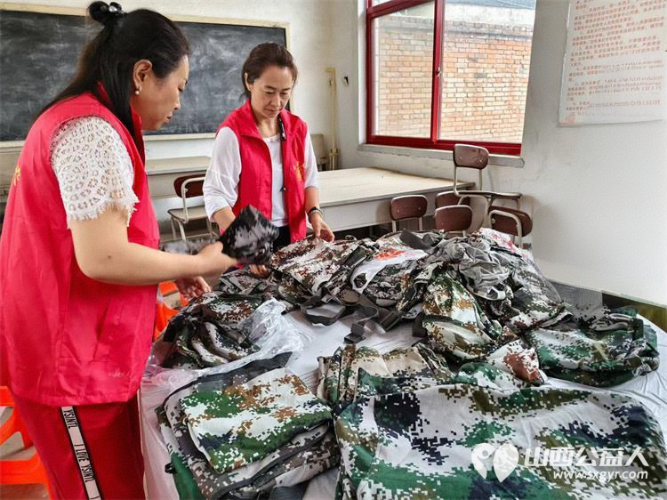 寿阳县卡卡公益走出寿阳走进晋中市榆次区东赵乡榆三庄村​给老人们带来了义诊理发发放衣物等服务内容 - 第3张