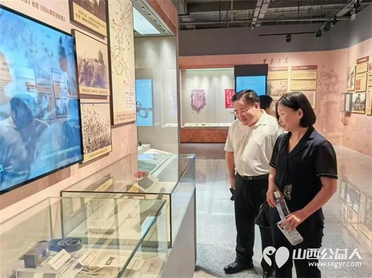 民建太原市小店二支部组织会员在山西博物院开展山河永固主题活动重温创建晋冀鲁豫抗日根据地可歌可泣的峥嵘岁月传承和弘扬太行精神 - 第9张 - 山西公益人 民建太原市小店二支部组织会员在山西博物院开展山河永固主题活动重温创建晋冀鲁豫抗日根据地可歌可泣的峥嵘岁月传承和弘扬太行精神 - 第9张