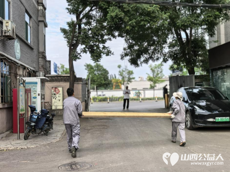 社区物业齐联动筑牢安全双防线 太原市七府坟西街社区联合辖区怡安居物业组织开展了消防安全知识培训及防汛应急预案演练系列活动 - 第5张