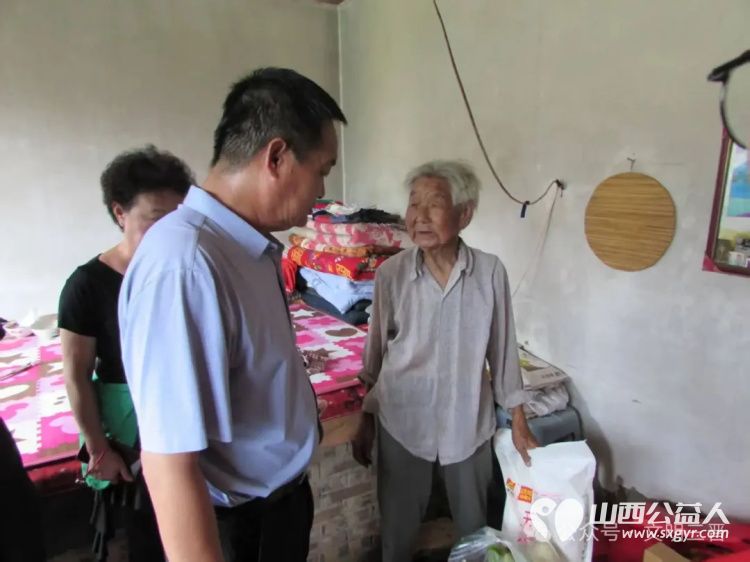 忻州市春晖公益活动站爱心志愿者走进革命老区忻府区三交镇慰问抗美援朝老兵遗孀为5户抗美援朝老兵的遗孀送去关怀与温暖 - 第4张