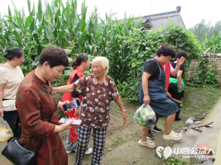 忻州市春晖公益活动站爱心志愿者走进革命老区忻府区三交镇慰问抗美援朝老兵遗孀为5户抗美援朝老兵的遗孀送去关怀与温暖 - 第6张