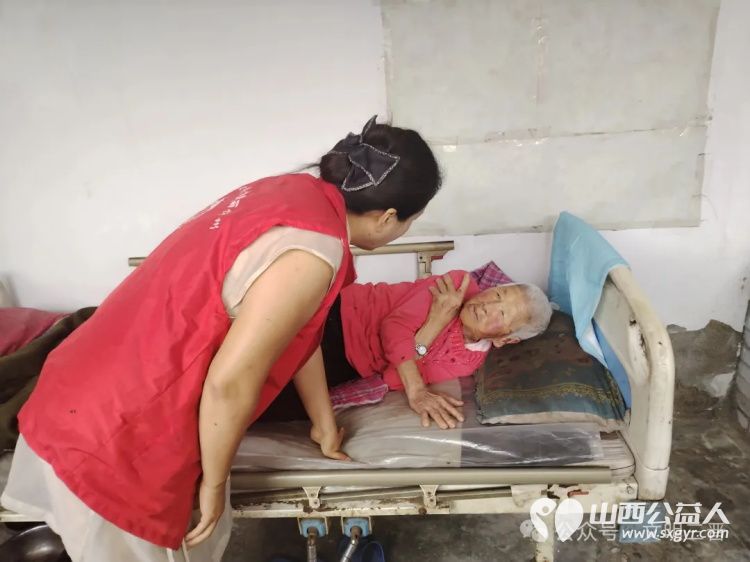 忻州市春晖公益活动站爱心志愿者走进革命老区忻府区三交镇慰问抗美援朝老兵遗孀为5户抗美援朝老兵的遗孀送去关怀与温暖 - 第7张