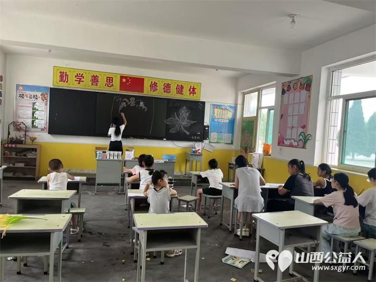 爱心帮扶绘童梦暑期公益画课堂----文水县爱心帮扶志愿者协会组织志愿者开展新时代文明实践活动 - 第9张 - 山西公益人 爱心帮扶绘童梦暑期公益画课堂----文水县爱心帮扶志愿者协会组织志愿者开展新时代文明实践活动 - 第9张