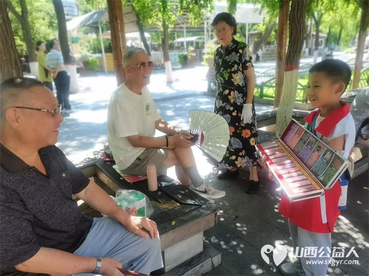 山西省红十字小小宣讲员走进太原市文瀛公园宣讲、宣讲急救知识、法律常识、文博知识受到游客的好评 - 第12张 - 山西公益人 山西省红十字小小宣讲员走进太原市文瀛公园宣讲、宣讲急救知识、法律常识、文博知识受到游客的好评 - 第12张