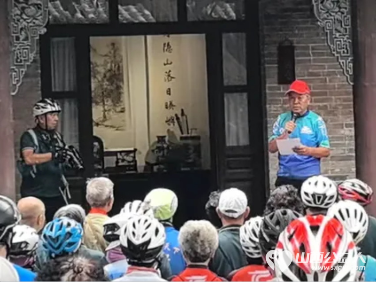 赓续红色血脉 致敬峥嵘岁月——太原骑协建军节前夕参观八路军驻晋办事处旧址暨为老兵志愿者服务队授旗 - 第4张 - 山西公益人 赓续红色血脉 致敬峥嵘岁月——太原骑协建军节前夕参观八路军驻晋办事处旧址暨为老兵志愿者服务队授旗 - 第4张