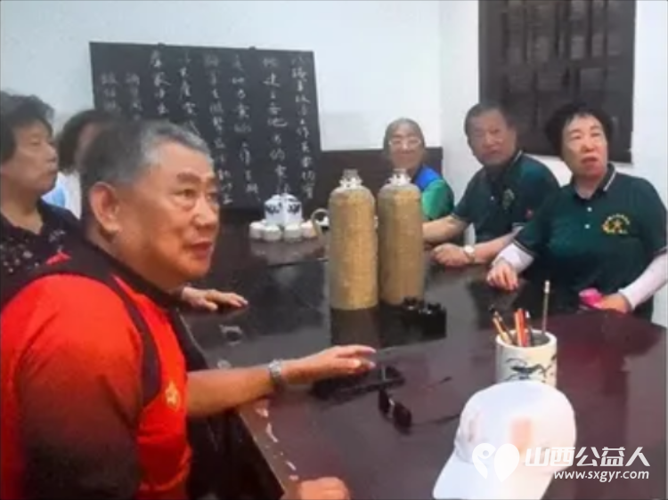 赓续红色血脉 致敬峥嵘岁月——太原骑协建军节前夕参观八路军驻晋办事处旧址暨为老兵志愿者服务队授旗 - 第25张 - 山西公益人 赓续红色血脉 致敬峥嵘岁月——太原骑协建军节前夕参观八路军驻晋办事处旧址暨为老兵志愿者服务队授旗 - 第25张