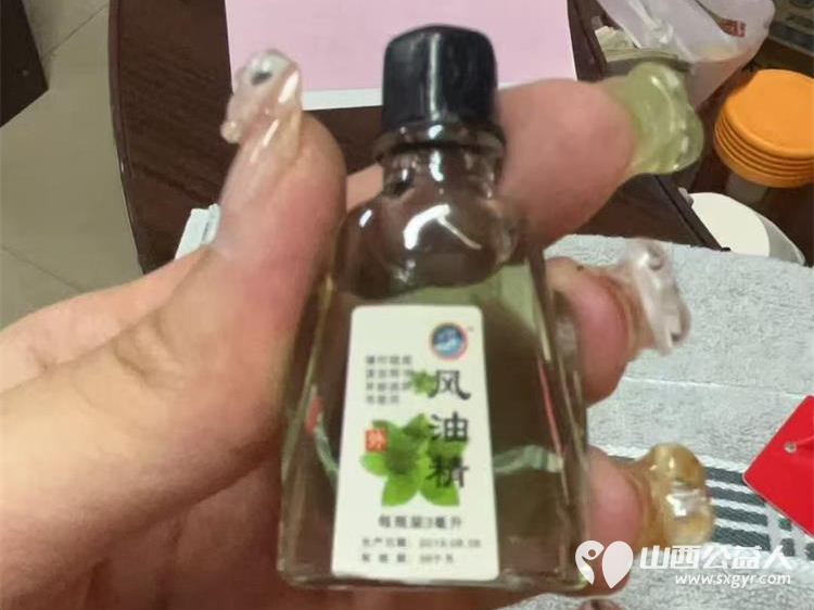 太原市志愿者小分队组织志愿者来到享堂新村老年公寓开展迎八一慰问老党员老红军活动给老人们包饺子赠送爱心礼物表演节目 - 第11张