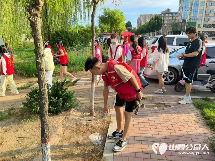 青春力量护清流!文水县爱心帮扶志愿者协会7月29日联合组织大学生志愿者开展文峪河清洁行动让母亲河焕新颜 - 第11张 - 山西公益人 青春力量护清流!文水县爱心帮扶志愿者协会7月29日联合组织大学生志愿者开展文峪河清洁行动让母亲河焕新颜 - 第11张