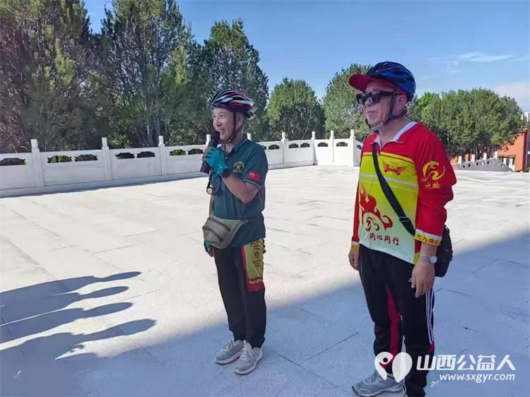 八一建军节来临之前太原市同心骑游协会在牛驼寨烈士陵园举办庆祝中国人民解放军建军98周年活动 - 第8张 - 山西公益人 八一建军节来临之前太原市同心骑游协会在牛驼寨烈士陵园举办庆祝中国人民解放军建军98周年活动 - 第8张