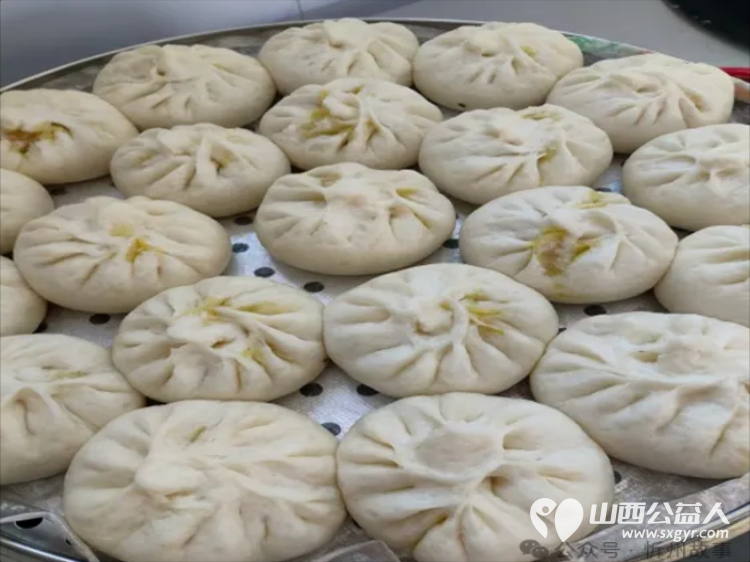 践行民生宗旨情暖老年人----原平市新原街道小库狄村老年人大食堂正式启用真正实现平价不贵温暖到位 - 第8张 - 山西公益人 践行民生宗旨情暖老年人----原平市新原街道小库狄村老年人大食堂正式启用真正实现平价不贵温暖到位 - 第8张