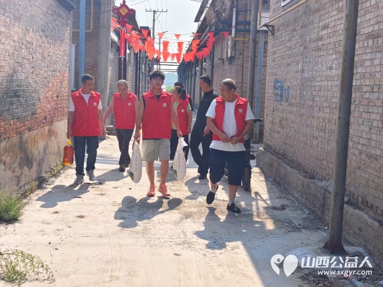八一走访慰问情暖退役军人 介休市敬老协会志愿者前往各个乡村为退伍老军人送上节日慰问与祝福 - 第5张 - 山西公益人 八一走访慰问情暖退役军人 介休市敬老协会志愿者前往各个乡村为退伍老军人送上节日慰问与祝福 - 第5张