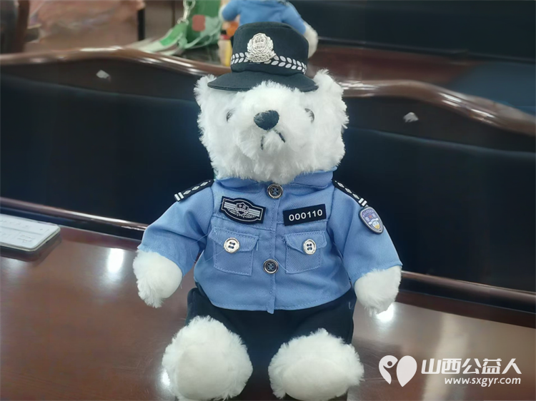 当检察蓝遇见红十字 一场浸润成长的法治启蒙课山西省红十字小小宣讲员走进迎泽区人民检察院联合举办 蓝红护航成长携手童行未来 主题活动 - 第25张 - 山西公益人 当检察蓝遇见红十字 一场浸润成长的法治启蒙课山西省红十字小小宣讲员走进迎泽区人民检察院联合举办 蓝红护航成长携手童行未来 主题活动 - 第25张