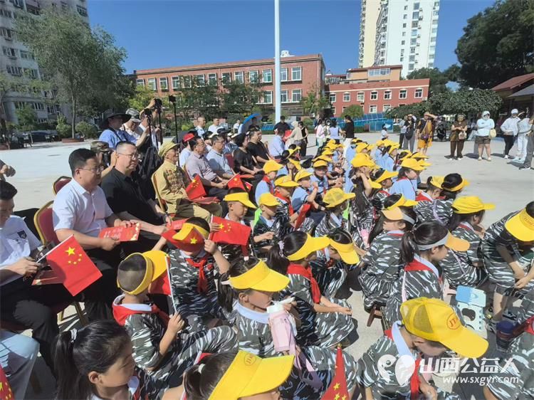 八一建军节到了山西省省军区社区联合省城学雷锋志愿服务总团开展了文艺汇演参观慰问整治环境等一系列拥军拥属活动 - 第38张 - 山西公益人 八一建军节到了山西省省军区社区联合省城学雷锋志愿服务总团开展了文艺汇演参观慰问整治环境等一系列拥军拥属活动 - 第38张