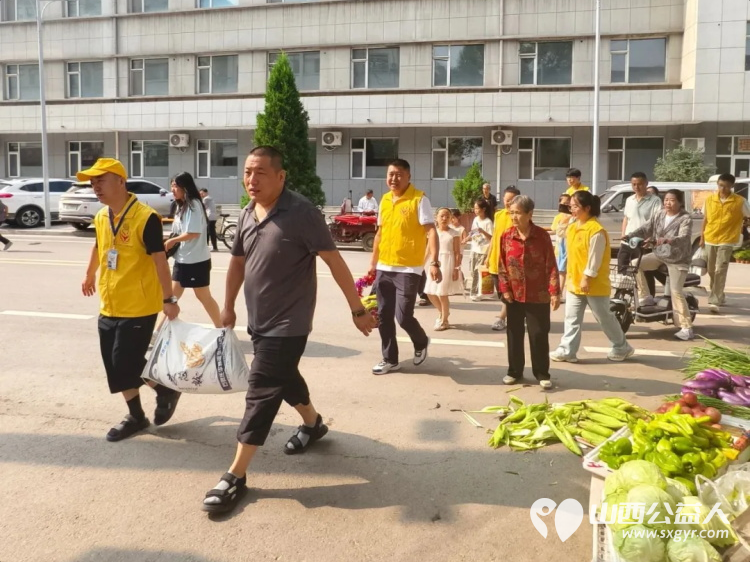 戎耀家园暖心邻里 河曲县爱华公益志愿者协会携手山西华鹿阳坡泉煤矿有限公司八一关爱退役老军人赞助的价值2100元的慰问品 - 第10张