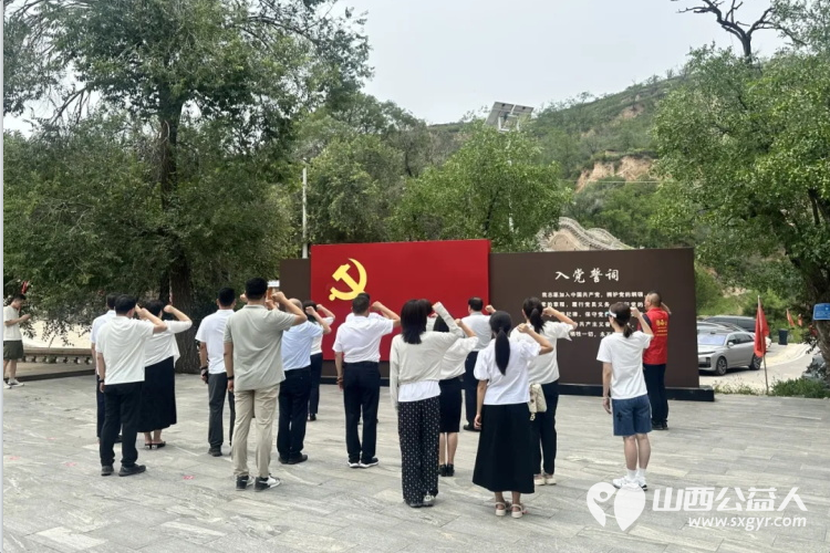 传承支前精神凝聚奋进力量 万柏林区工商联举办 传承支前精神凝聚奋进力量 主题活动组织各界代表赴阳曲县侯村乡店子底村开展重走支前路活动 - 第8张