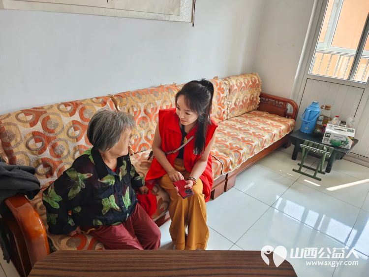 志愿服务进社区健康活动暖人心2025年7月30日介休市敬老协会志愿者走进介休市北坛街道介公东路社区为社区所有老人们爱心理发按摩理疗义诊 - 第22张 - 山西公益人 志愿服务进社区健康活动暖人心2025年7月30日介休市敬老协会志愿者走进介休市北坛街道介公东路社区为社区所有老人们爱心理发按摩理疗义诊 - 第22张