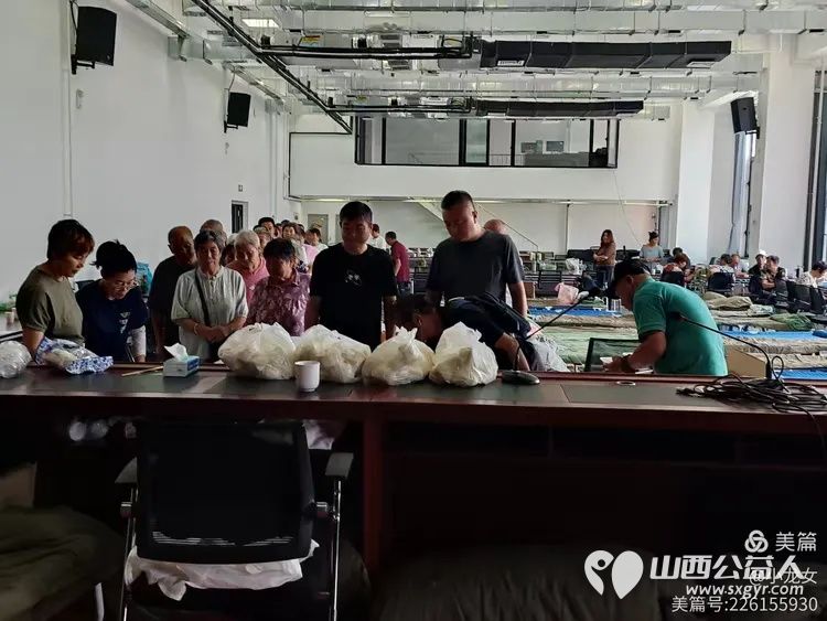 一方有难八方支援 山西忻州志愿者冯丽奔赴北京怀柔区北房镇文体中心和北房中学安置点服务受灾群众的故事 - 第7张 - 山西公益人 一方有难八方支援 山西忻州志愿者冯丽奔赴北京怀柔区北房镇文体中心和北房中学安置点服务受灾群众的故事 - 第7张