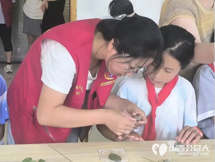 自然物语·绿色童行书签制作----太原市七府坟西街社区文明实践站服务社区儿童暑假活动 - 第4张