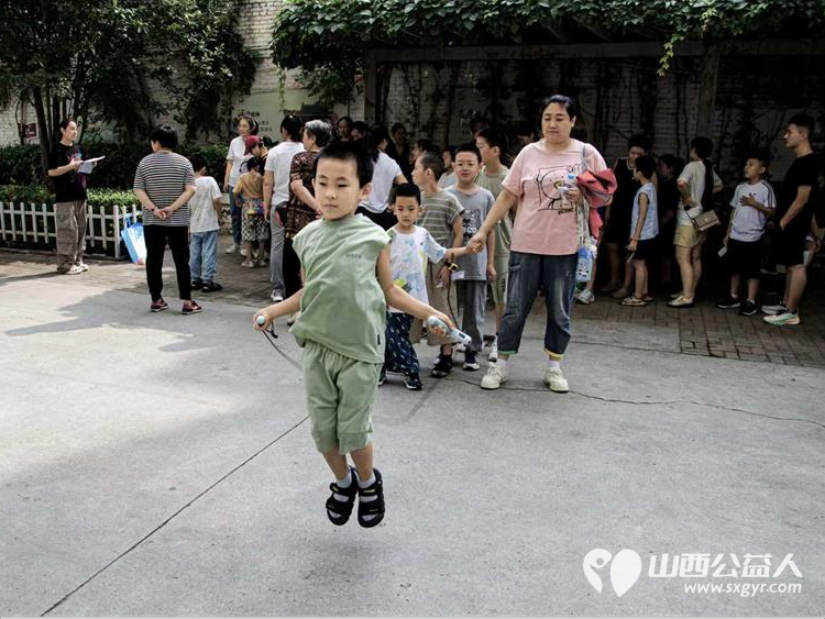 青春赛场·快乐共享----太原市营盘街道南内环街二社区“营在未来”未成年人运动会开心举行 - 第12张