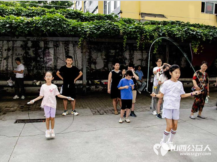 青春赛场·快乐共享----太原市营盘街道南内环街二社区“营在未来”未成年人运动会开心举行 - 第11张