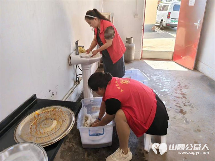 寿阳县卡卡公益协会志愿者携手焱岩发电走进南燕竹冀家坪村举办公益下乡活动 - 第7张