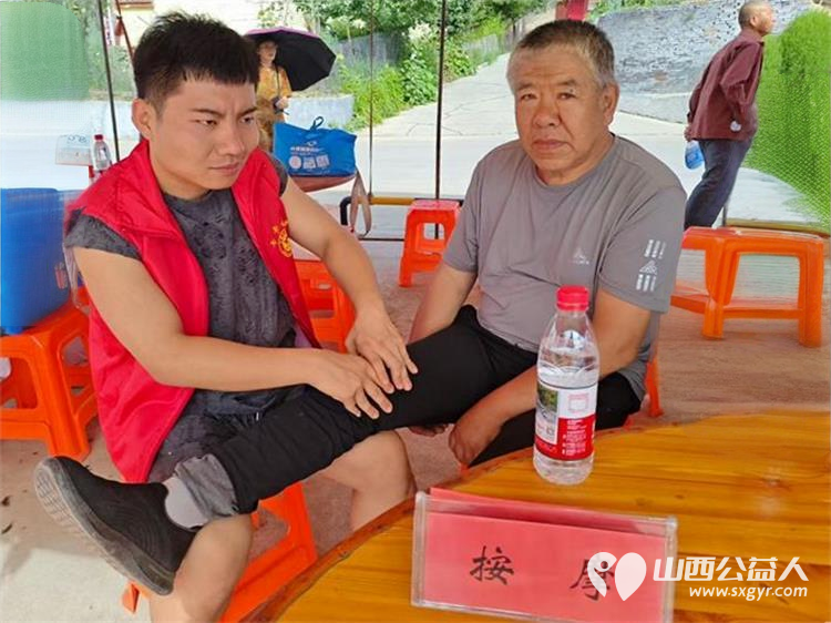 寿阳县卡卡公益协会志愿者携手焱岩发电走进南燕竹冀家坪村举办公益下乡活动 - 第6张