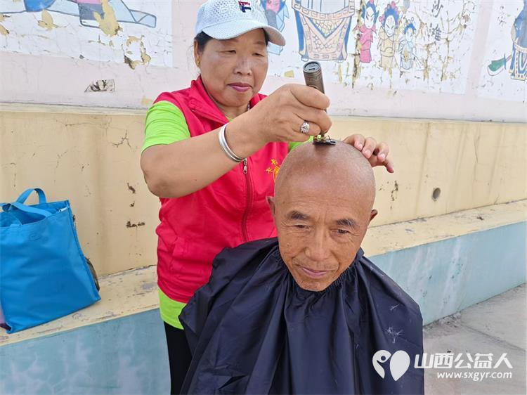 寿阳县卡卡公益协会志愿者携手焱岩发电走进南燕竹冀家坪村举办公益下乡活动 - 第5张