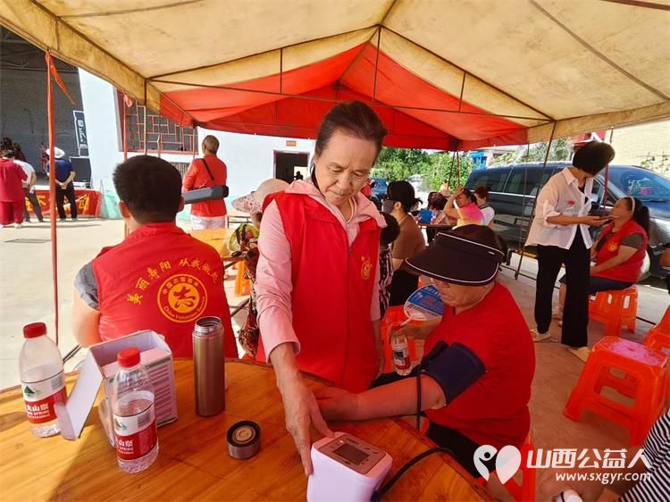 寿阳县卡卡公益协会志愿者携手焱岩发电走进南燕竹冀家坪村举办公益下乡活动 - 第8张