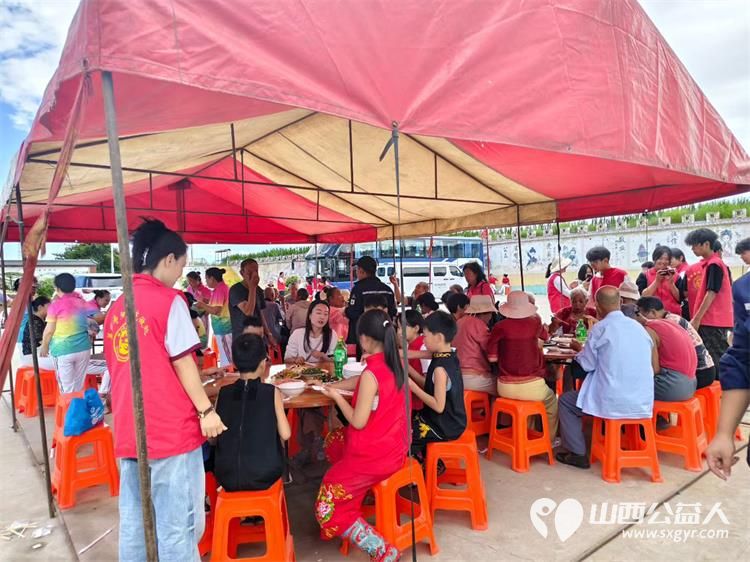 寿阳县卡卡公益协会志愿者携手焱岩发电走进南燕竹冀家坪村举办公益下乡活动 - 第9张