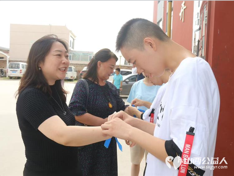 感谢环球双雄发起的“链接星光 点亮未来”星链计划第11次走进太原市灵星中心看望我们孤独症朋友 - 第6张 - 山西公益人 感谢环球双雄发起的“链接星光 点亮未来”星链计划第11次走进太原市灵星中心看望我们孤独症朋友 - 第6张
