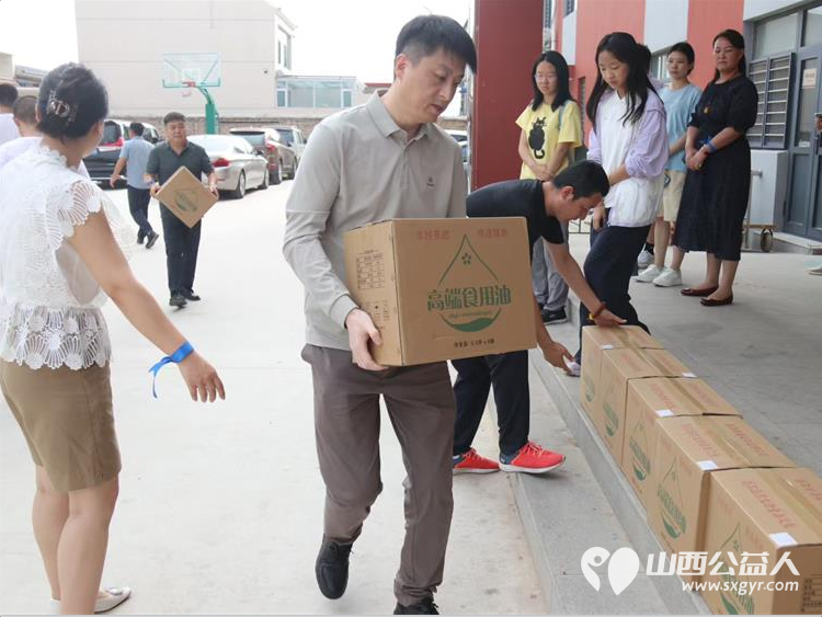 感谢环球双雄发起的“链接星光 点亮未来”星链计划第11次走进太原市灵星中心看望我们孤独症朋友 - 第4张 - 山西公益人 感谢环球双雄发起的“链接星光 点亮未来”星链计划第11次走进太原市灵星中心看望我们孤独症朋友 - 第4张