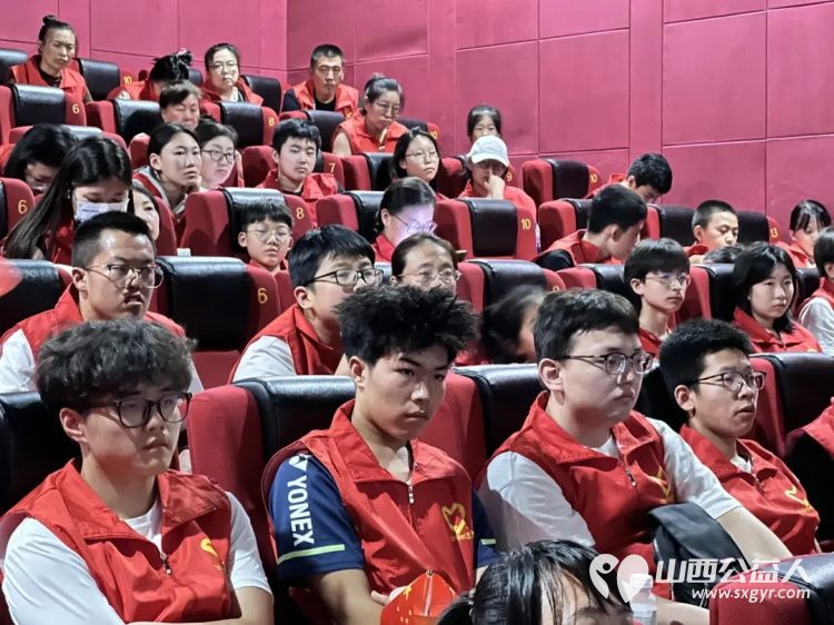 铭记苦难鉴今昔青年志愿续荣光----吕梁市离石区青年志愿者协会开展《南京照相馆》主题观影活动 - 第5张