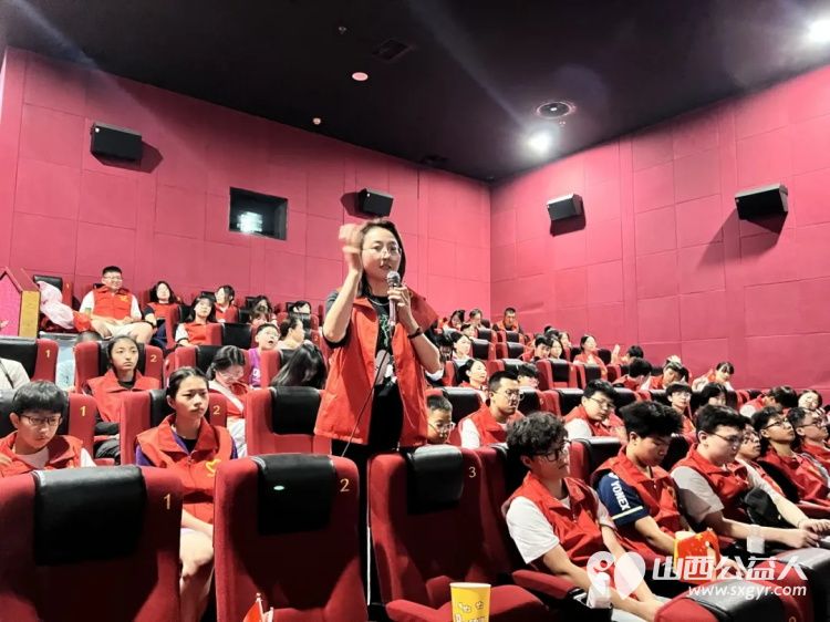 铭记苦难鉴今昔青年志愿续荣光----吕梁市离石区青年志愿者协会开展《南京照相馆》主题观影活动 - 第7张