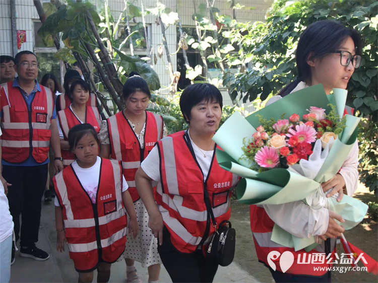 中国公益在线·忻州爱心工作站部分志愿者们走进奇村镇分别看望了抗战老兵为老兵们分别送去了米面及慰问金 - 第8张